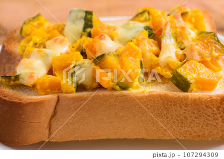 パンプキンチーズトースト 107294309