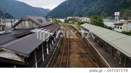 長良川鉄道、郡上八幡駅、郡上おどり、駅舎、跨線橋、ホーム、城下町 長良川鉄道、郡上八幡駅、郡上おどり、駅舎、跨線橋、ホーム、城下町 107297179