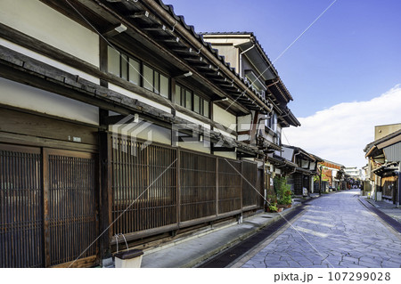 高岡 金屋町 千本格子の家並み 富山県高岡市 高岡 金屋町 千本格子の家並み 富山県高岡市 107299028