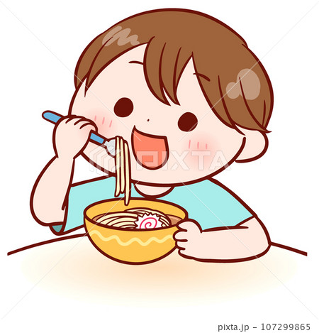 フォークを握ってラーメンを食べる男の子 107299865
