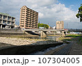 川に架かる橋　長崎県諫早市本明川河川沿い 107304005