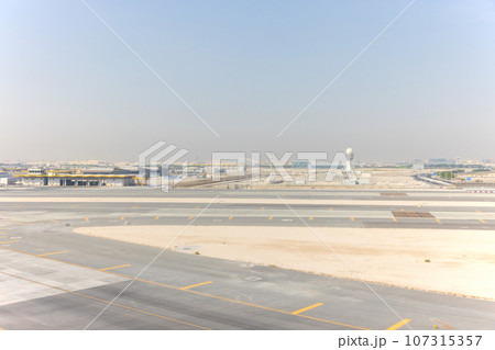 カタール、ドーハのハマド国際空港 107315357