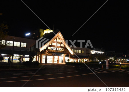 JR出雲市駅夜景/島根県出雲市 JR出雲市駅夜景/島根県出雲市 107315482
