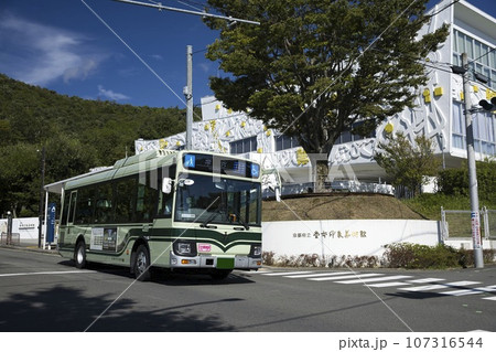 市バスと堂本印象美術館(M1系統)3 市バスと堂本印象美術館(M1系統)3 107316544