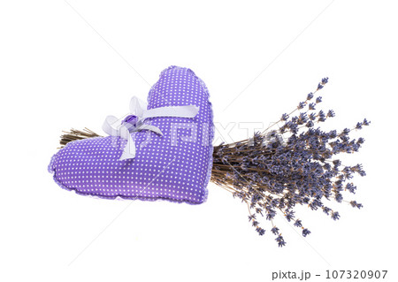 lavender heart with dry lavender isolated 107320907