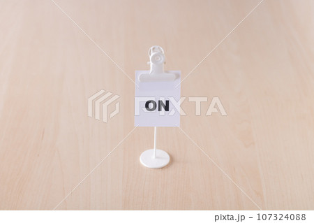 クリップスタンドONの表示 107324088