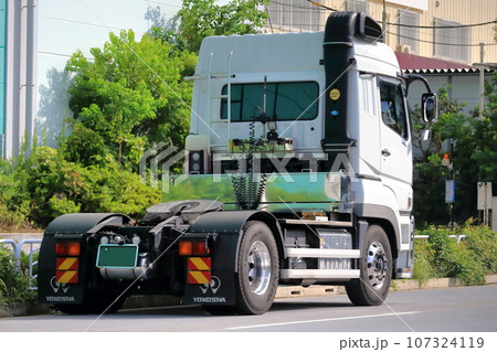 トラクターヘッド 107324119