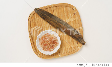 鰹節と削り節・鰹だしイメージ 鰹節と削り節・鰹だしイメージ 107324134