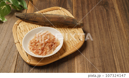 鰹節と削り節・鰹だしイメージ 鰹節と削り節・鰹だしイメージ 107324147