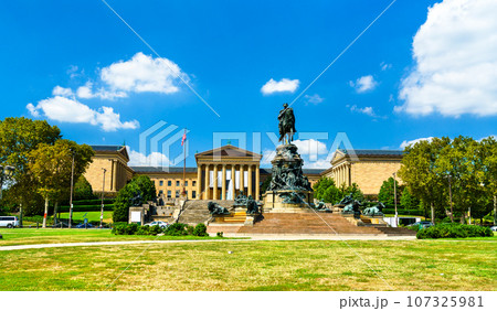 Philadelphia Museum of Art and Washington Monument Fountain in Pennsylvania 107325981
