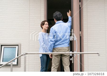 訪問販売 点検 修理 作業着 訪問販売 点検 修理 作業着 107326018