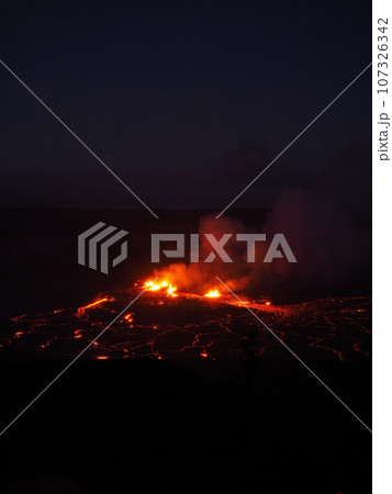 ハワイ島　キラウエア火山の噴火 107326342