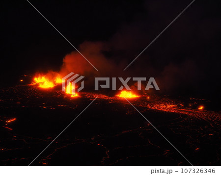 ハワイ島　キラウエア火山の噴火 107326346