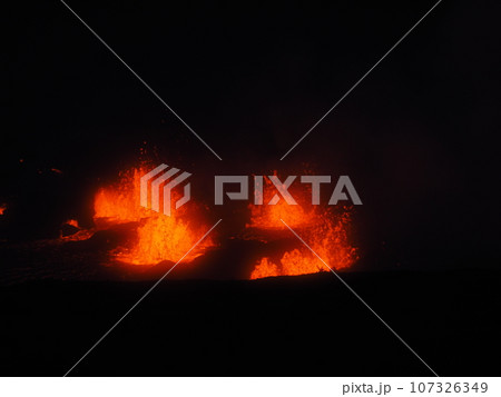 ハワイ島　キラウエア火山の噴火 107326349