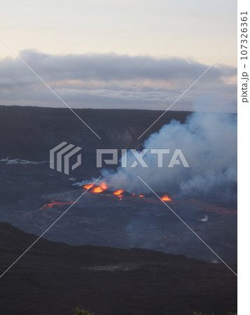 ハワイ島　キラウエア火山の噴火 107326361