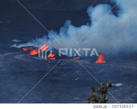 ハワイ島　キラウエア火山の噴火 107326517