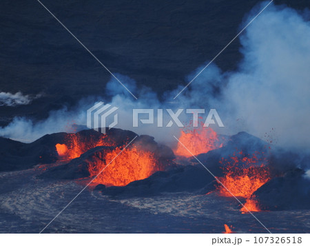 ハワイ島　キラウエア火山の噴火 107326518