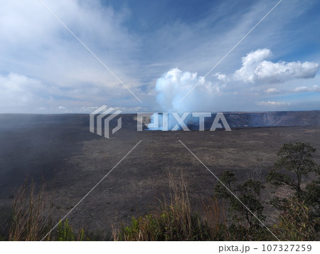 ハワイ島　キラウエア火山 107327259