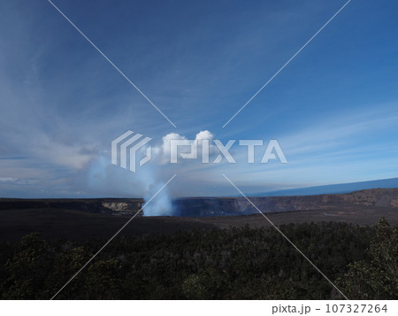 ハワイ島　キラウエア火山 107327264