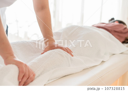 ドライマッサージ 癒し ドライマッサージ 癒し 107328815