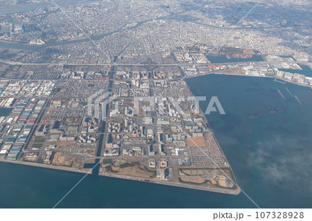 千葉_浦安近辺の埋立地風景 107328928