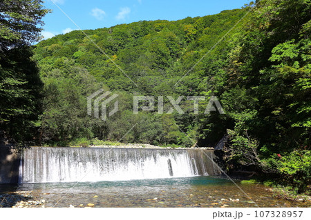世界自然遺産白神山地の暗門川 107328957