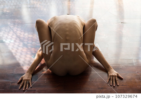 nakedexercises lookphotos