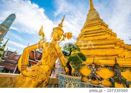 Golden pagoda of wat phra kaew emerald temple sightseeing travel religion 107330360