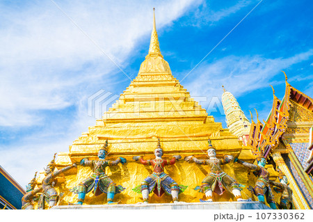 Golden pagoda of wat phra kaew emerald temple sightseeing travel religion Golden pagoda of wat phra kaew emerald temple sightseeing travel religion 107330362