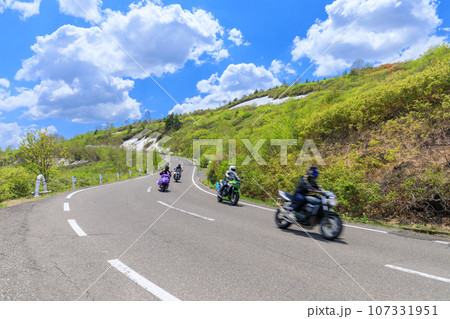 岩手_初夏の八幡平アスピーテラインの絶景風景 107331951