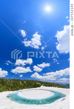 秋田・岩手_八幡平ドラゴンアイの絶景風景 107332145