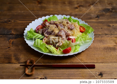 玉ねぎの海鮮マリネサラダ 107333509