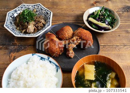 一汁三菜　明太マヨ唐揚げ、舞茸の明太マヨ炒めなど 107333541