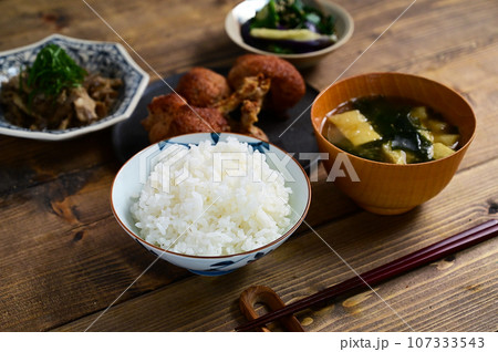 一汁三菜　明太マヨ唐揚げ、舞茸の明太マヨ炒めなど 107333543