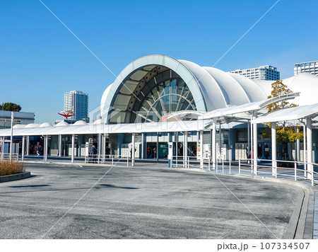 晴れ渡った りんかい線国際展示場駅(東京都江東区有明) 晴れ渡った りんかい線国際展示場駅(東京都江東区有明) 107334507