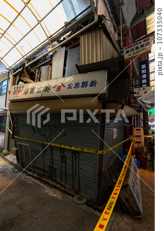 崩壊　商店街　山王市場通商店街　西成区　山王　大阪市　大阪府　関西　近畿地方　都市　夏　観光　浪速 107335040