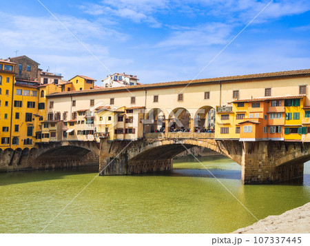 フィレンツェ　ヴェッキオ橋 107337445