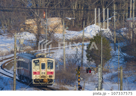 北海道・根室の冬~積雪の路線を走る花咲線車両 / Nemuro, Hokkaido, Japan 北海道・根室の冬~積雪の路線を走る花咲線車両 / Nemuro, Hokkaido, Japan 107337575
