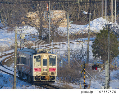 北海道・根室の冬～積雪の路線を走る花咲線車両 / Nemuro, Hokkaido, Japan 107337576