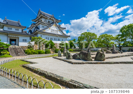 大阪府岸和田市　岸和田城復興天守と八陣の庭 107339846