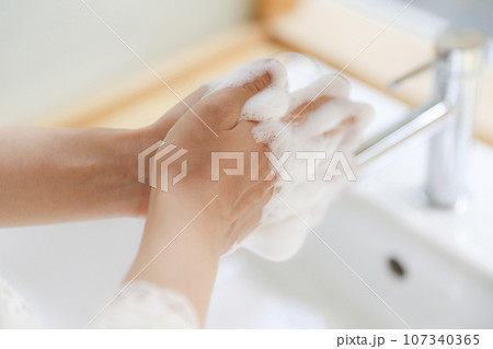 手洗い 手洗い 107340365