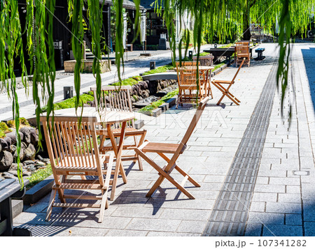 街角の素敵な空間　夏の山形市の水の町屋七日町御殿堰エリア 107341282