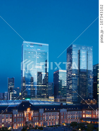 【東京都 千代田区・中央区】 東京駅~八重洲・京橋の夕景 都市景観(2023年7月) 【東京都 千代田区・中央区】 東京駅~八重洲・京橋の夕景 都市景観(2023年7月) 107343102