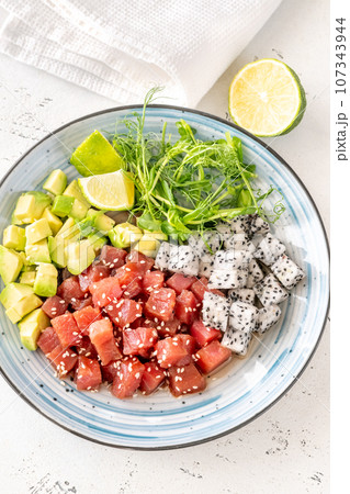 Hawaiian tuna poke 107343944