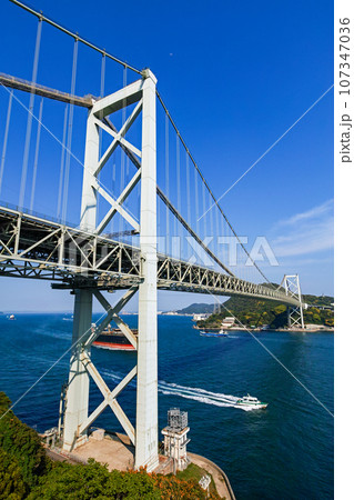 山口県/ 壇ノ浦パーキングエリアから見る関門橋 107347036