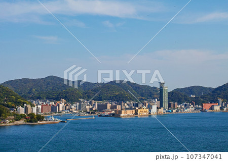 山口県/ 壇ノ浦パーキングエリアから見る門司港(門司港レトロ) 山口県/ 壇ノ浦パーキングエリアから見る門司港(門司港レトロ) 107347041