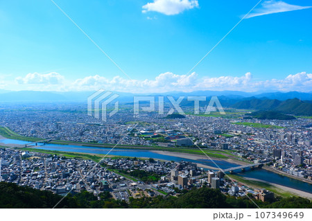 夏の岐阜城からの景色 107349649