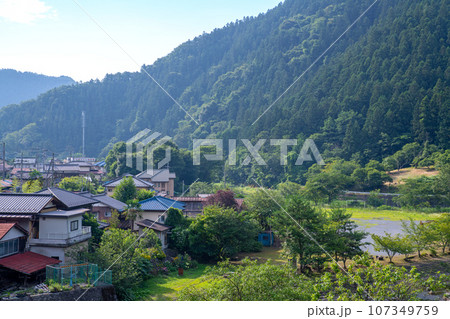 吉田元気村からの眺め　集落　真夏の風景　秩父市上吉田 107349759