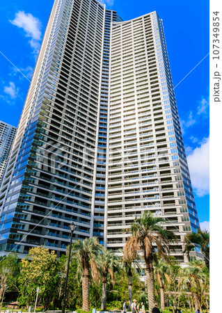 東京　中央区 勝どきの都市風景　パークタワー勝どき サウス 107349854