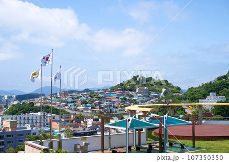 【韓国 木浦市】露積峰(ノチョッポン)公園から見た木浦の町並み 107350350